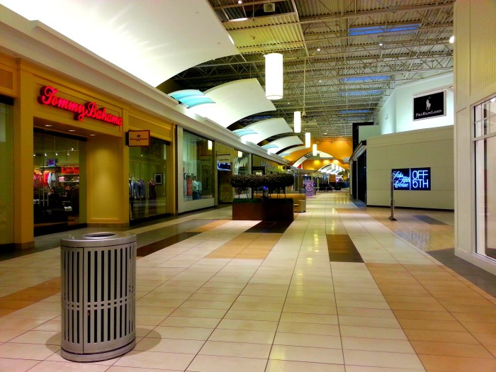 nashville empty mall