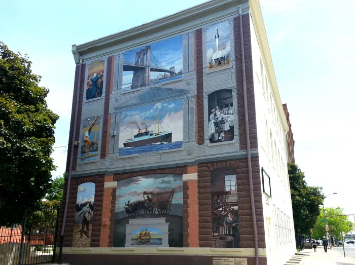 building mural in Philadelphia