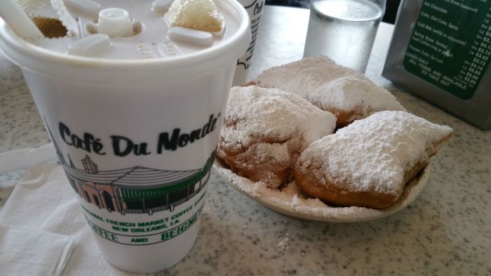 beignets cafe du monde New Orleans